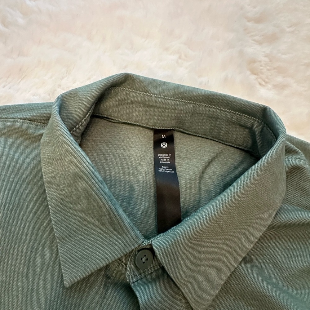 lululemon Green Casual Button Down Shirt - Picture 2 of 5